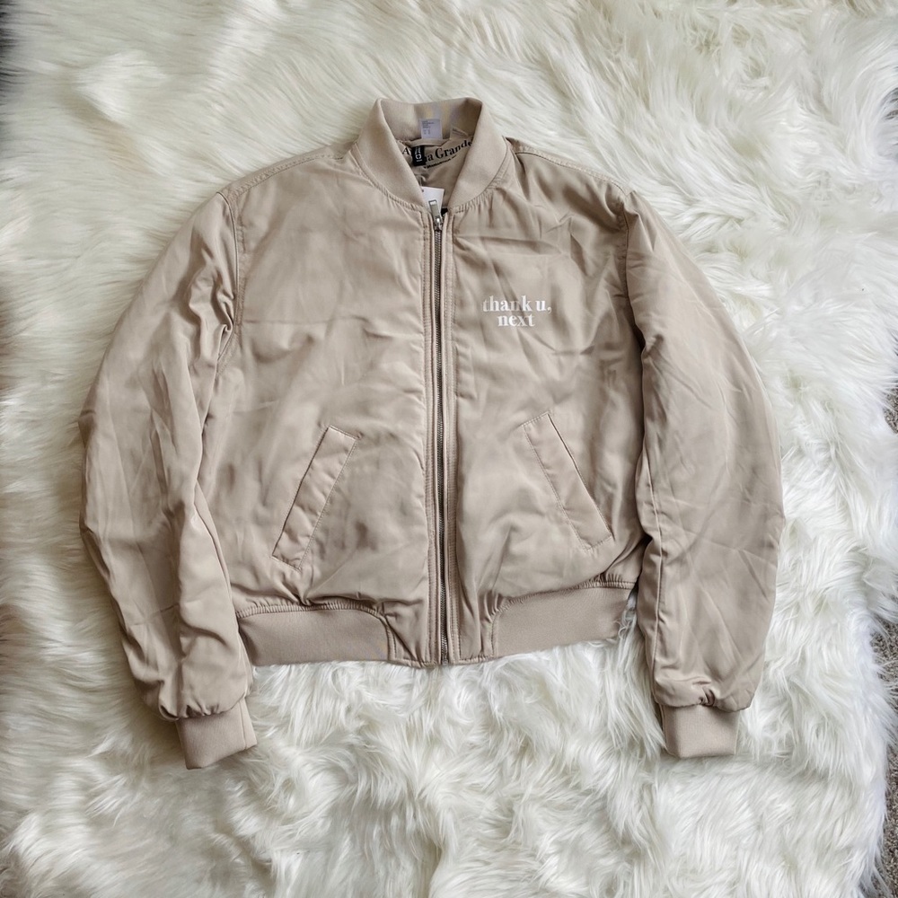 H&M Ariana Grande Beige Printed Bombor Jacket - Picture 3 of 8